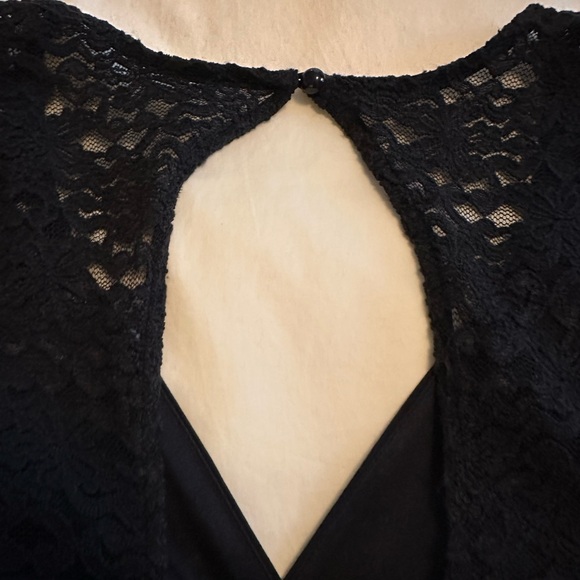 Enfocus Studio Navy dress - size 8P - CLASSY Lace detail sheath wrap chest - EUC - Picture 6 of 8